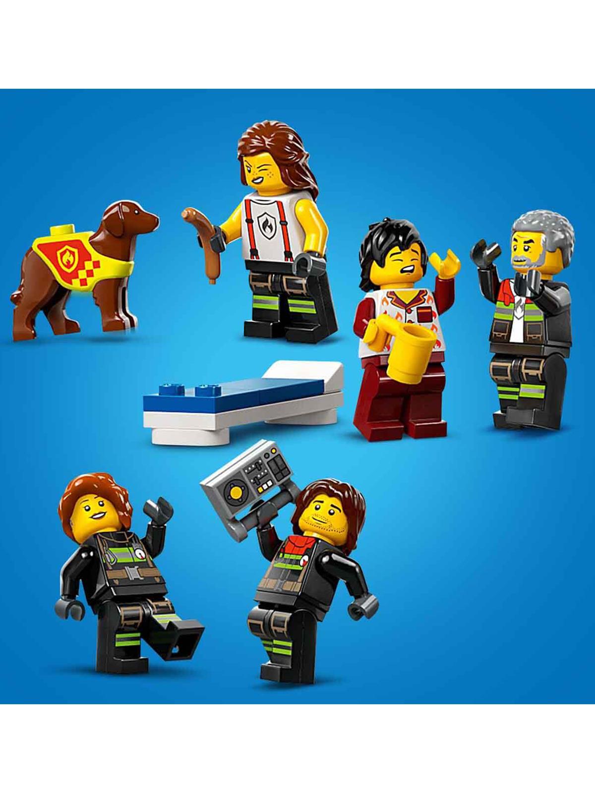 Lego City İtfaiye Kamyonlu İtfaiye Merkezi