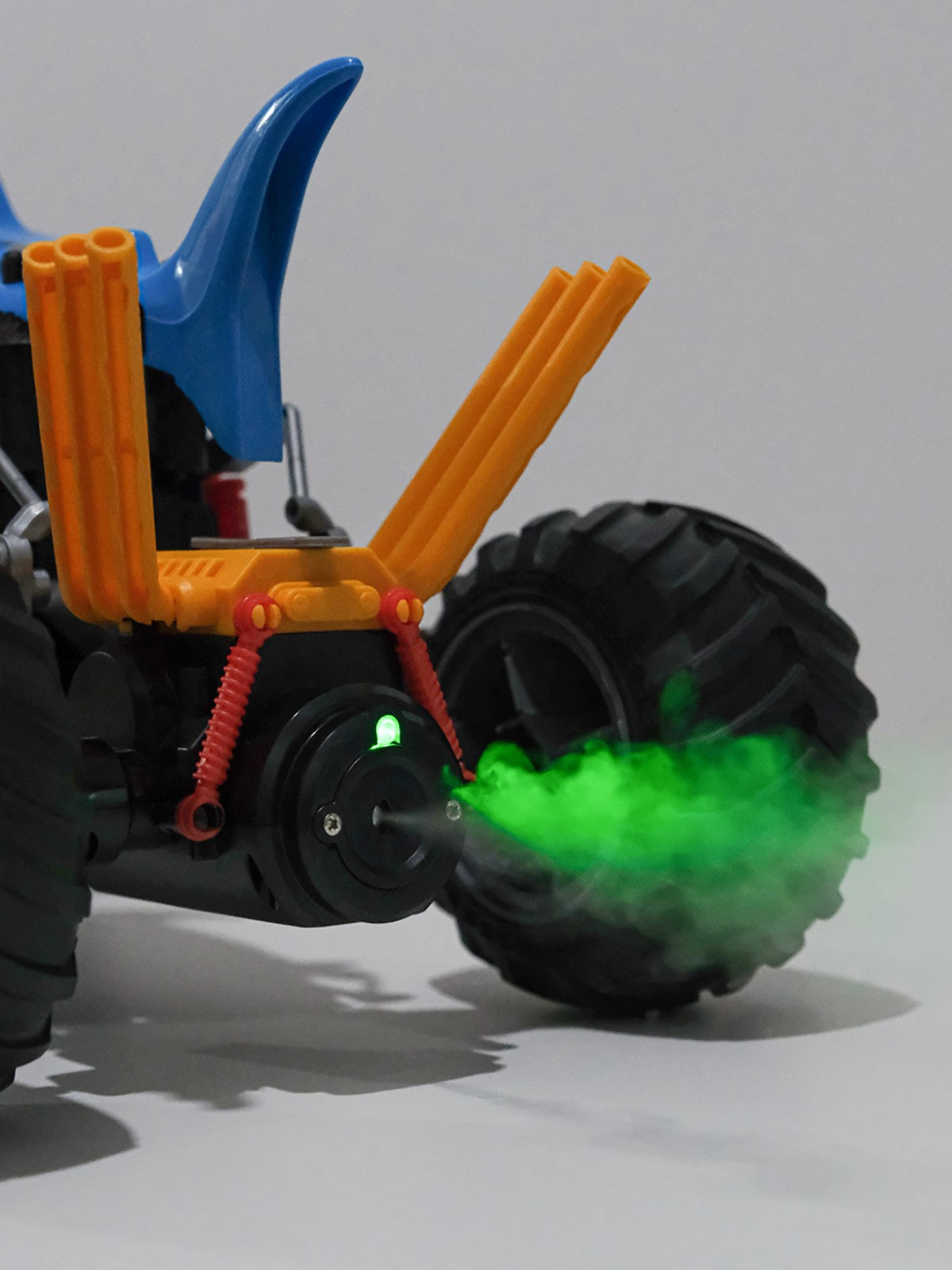 Let's Be Child Ride UK 1:10 2.4 Ghz Yüksek Hızlı Spray Car 4 Ch Usb Şarjlı